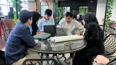 Jelang Presentasi Poster Magang