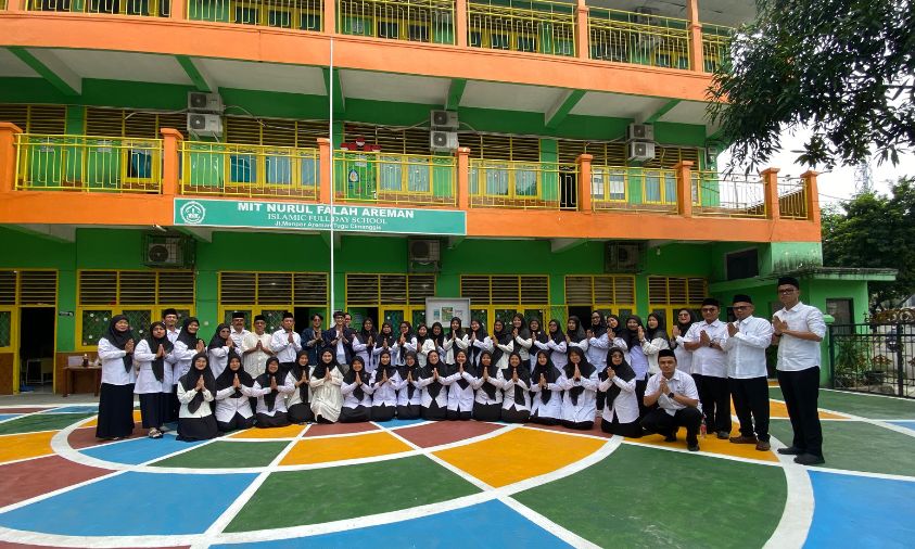 MIT Nurul Falah Areman Gandeng Digital Creative Center Gelar Workshop AI untuk Guru