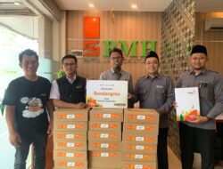 Lazismu Gresik dan BMH Salurkan Rendang Kurban untuk Santri Dhuafa di Timur Indonesia