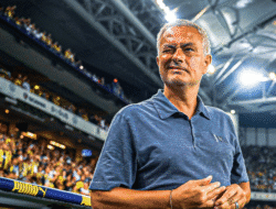 Jose Mourinho Dipecat Fenerbahce, Gagal Bawa Gelar dan Diterpa Kontroversi