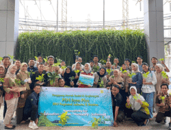 PLN Icon Plus Regional Jakarta dan Banten Gelar Program TJSL “Green on Desk” di Kawasan PLN Cawang