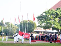 Meriah Perayaan HUT ke-80 RI di IPB University: Dari Parade Angklung, Arakan Pengantin hingga Lomba Tradisional