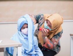 Cek Kesehatan Gratis Perdana di SD Prestasi Global-Depok, Siswa Antusias Ikuti Pemeriksaan