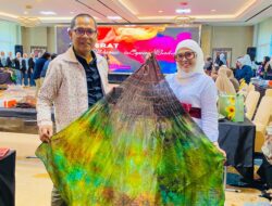 Willy Ana Juara 1 Lomba Ngebatik Shibori