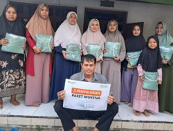 BMH Hadirkan Senyum Guru Ngaji Melalui Mukena yang Layak