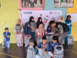 BMH Bersama YBM BRILiaN Rayakan Kemerdekaan RI yang Ke-80 dengan Pembagian Tas dan Alat Tulis serta Santunan untuk Anak Yatim