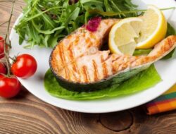 Mau Kulit Glowing? Konsumsi 6 Makanan Tinggi Kolagen Ini