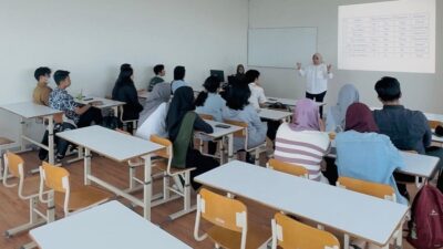 English Club mahasiswa
