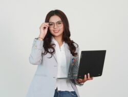 Kolaborasi Strategis Cyber University dan PT. Sari Teknologi Global, Sokong Mahasiswa Kuasai Pasar Global!