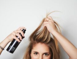 Efek Samping Dry Shampoo: Dari Ketombe hingga Folikulitis