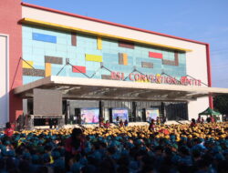 Mahasiswa Baru UBSI Antusias Ikuti SEMOT 2025 dengan Seminar Tematik dan Konser Kekinian