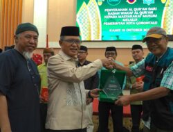 BWA Bersama Pemkot Gorontalo  Bagikan 20 Ribu Al-Qur’an Wakaf