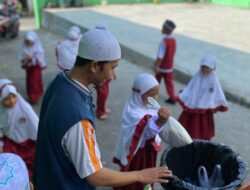 Beras dari Tangan-Tangan Kecil: Kisah Manis MI Integral Ternate Sambut Hari Santri Nasional dengan BMH