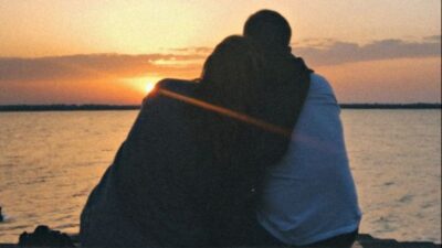 Hubungan Romantis