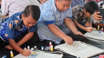 Puisi dan Batik Menyatu: Siswa SD Prestasi Global-Depok Rayakan Warisan Budaya Indonesia