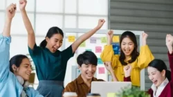 Begini Cara Gen Z Bisa Menikmati Dunia Kerja Tanpa Kehilangan Ekspresi Diri