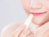 Lip Balm Bisa Bikin Bibir Kering? Ini Fakta yang Perlu Kamu Tahu