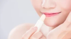 Lip Balm Bisa Bikin Bibir Kering? Ini Fakta yang Perlu Kamu Tahu
