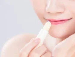 Lip Balm Bisa Bikin Bibir Kering? Ini Fakta yang Perlu Kamu Tahu