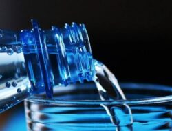 Paris Fashion Week 2025 Sajikan Air Mineral Seharga Rp3 Juta Per-kemasan