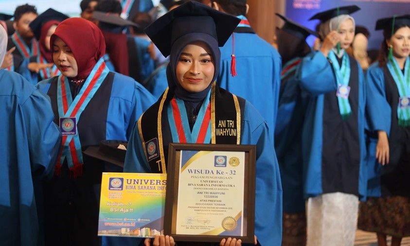 Wisudawan Terbaik UBSI