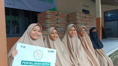 Bantu Sarana Pendidikan, BMH Yogyakarta Salurkan Semen untuk Bangun Pesantren