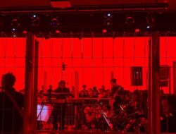 Efek Rumah Kaca Buka IMUST 2025 dengan Konser “10 Tahun Sinestesia”