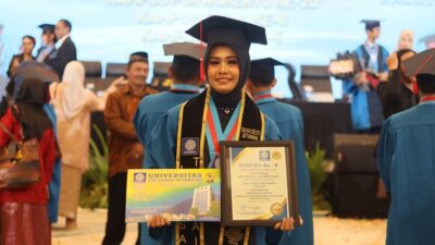 Wisuda UBSI Semarang