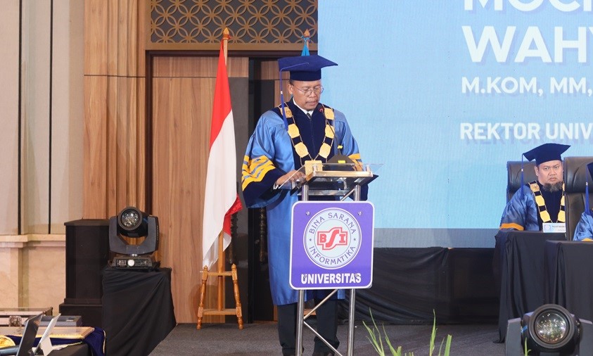 Wisudawan UBSI Semarang