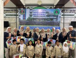 Peringatan Hari Guru di SD Bina Insani