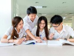 Stop Ragu! Ini Keunggulan Kuliah di Kampus Swasta yang Bisa Bikin Kamu Jadi Jagoan di Dunia Kerja