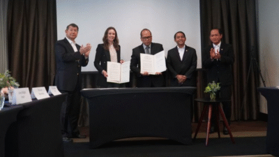 MEnteri Kehutanan lakukan penandatanganan MoU bentuk Pasar Kabon bersama ICVCM pada Jumat (7/11). foto: Website Humas Kementerian Kehutanan