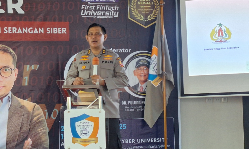 Irjen Po. Gatot Repli Handoko ajak kolaborasi digital guna tangkat serangan siber pada gelaran Katastrofi Siber di Gedung Cyber University, Selasa (25/11).