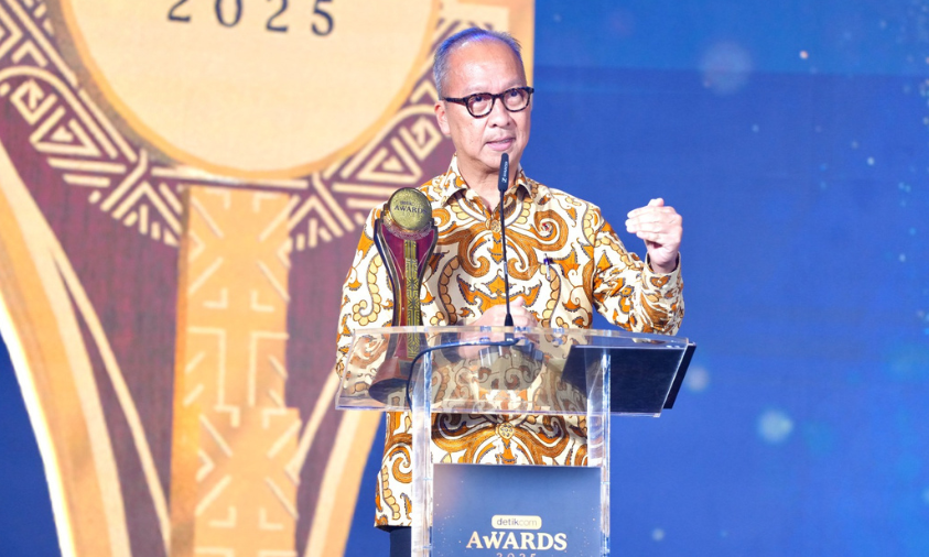 Agus Gumiwang Kartasasmita, Menteri Perindustrian terima penghargaan Tokoh Akselerator Transofmrasi Industri Hijau dalam gelaran Detikcom Awards 2025 pada Selasa (25/11).