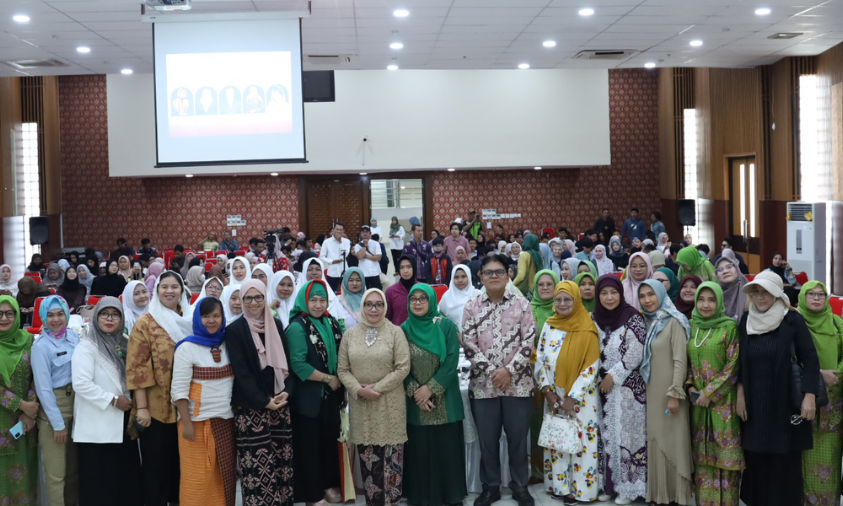 Menteri PPPA, Arifah Fauzi nyatakan perempuan memengang peran penting penggerak diplomasi publik dan perdamain global pada seminar nasional bertajuk "Perempuan, Garakan DAkwah, dan Diplomasi publik: Peran, Tantangan dan Strategi di Era Global", Rabu (5/11) (Sumber : website humas KemenPPPA)