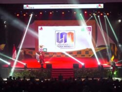 Kontingen UNM Paling Mencuri Perhatian di Defile PIMNAS 38