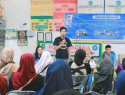 Mahasiswa Universitas Nusa Mandiri Dampingi Warga RW 12 Jatiwaringin Manfaatkan Website RW Smart Hub