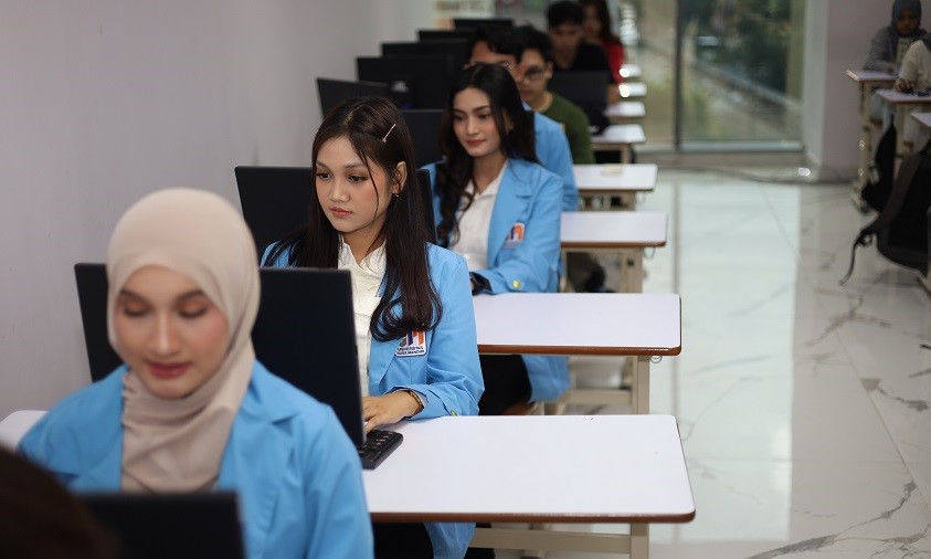 Jadi Pilihan Kuliah Digital Bisnis di Jakarta Timur