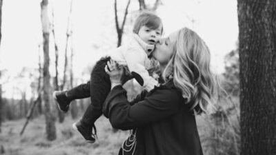 Berikut Daftar Lagu Spesial Hari Ibu yang Bisa Bikin Momen Kamu Makin Sendu