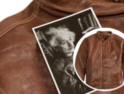 Levi’s Rilis Ulang Jaket Kulit Ikonik Milik Ilmuwan Legendaris Albert Einstein