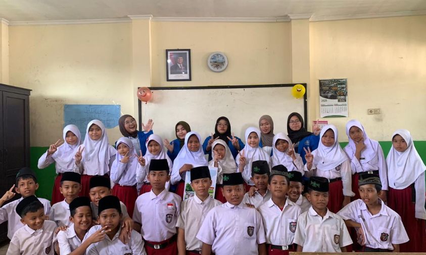Murid SD Mekar Jaya