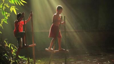 Permainan Tradisional Egrang