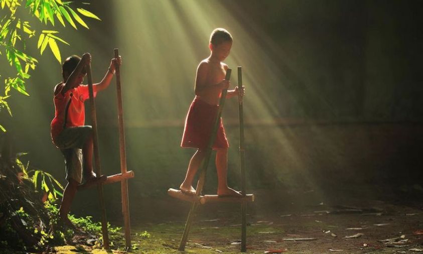 Permainan Tradisional Egrang