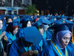 Cegah Penumpukkan, Volunteer Registrasi Sigap di Wisuda UBSI ke-62