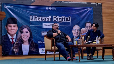 La Rane hafied sampaiakan edukasi penggunaan AI di Aula Student Center, UIN Jakarta pada Kamis (4/12).