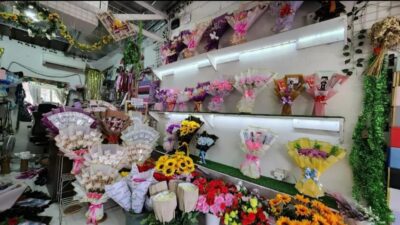 Buket Bunga Asli dan Palsu