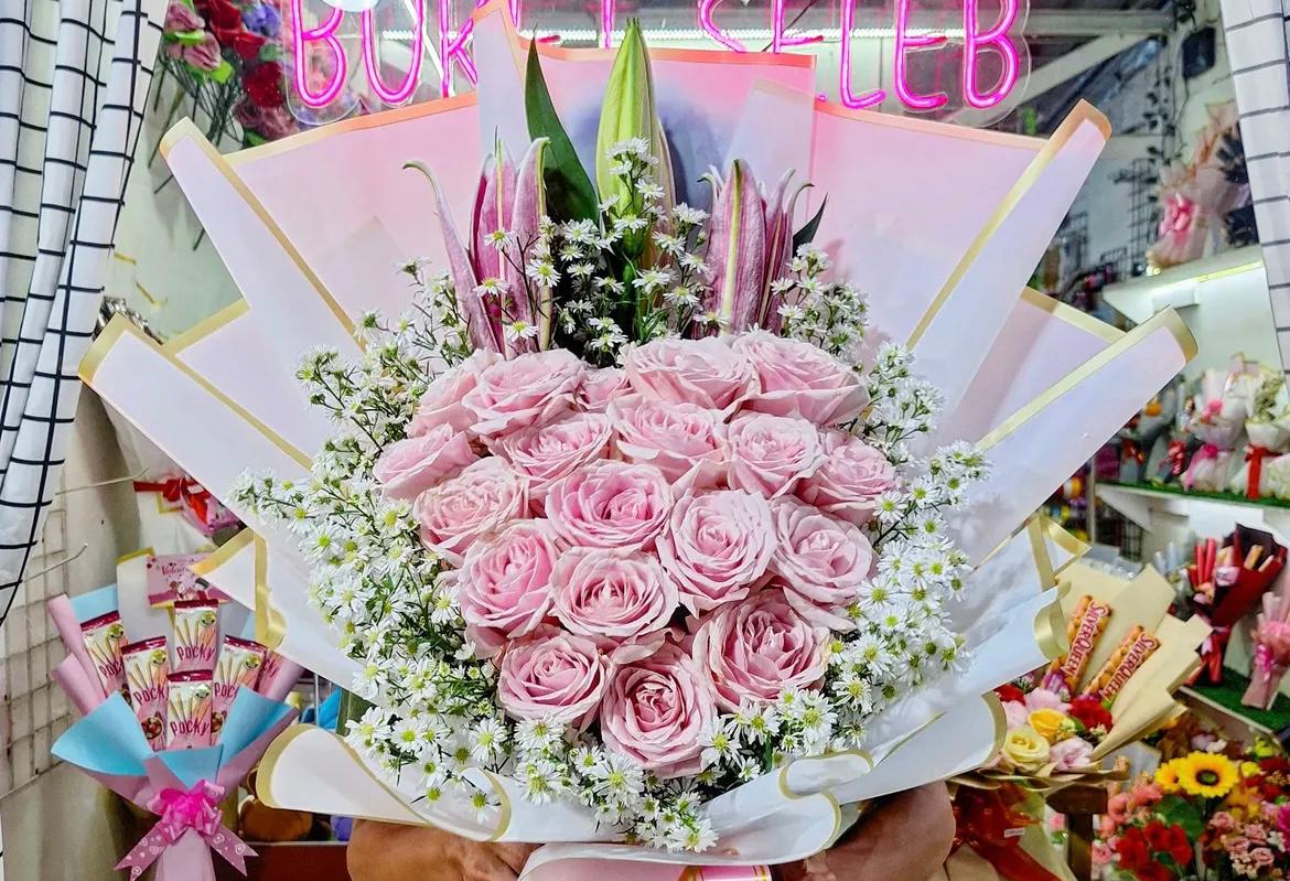 Buket Bunga Asli dan Palsu