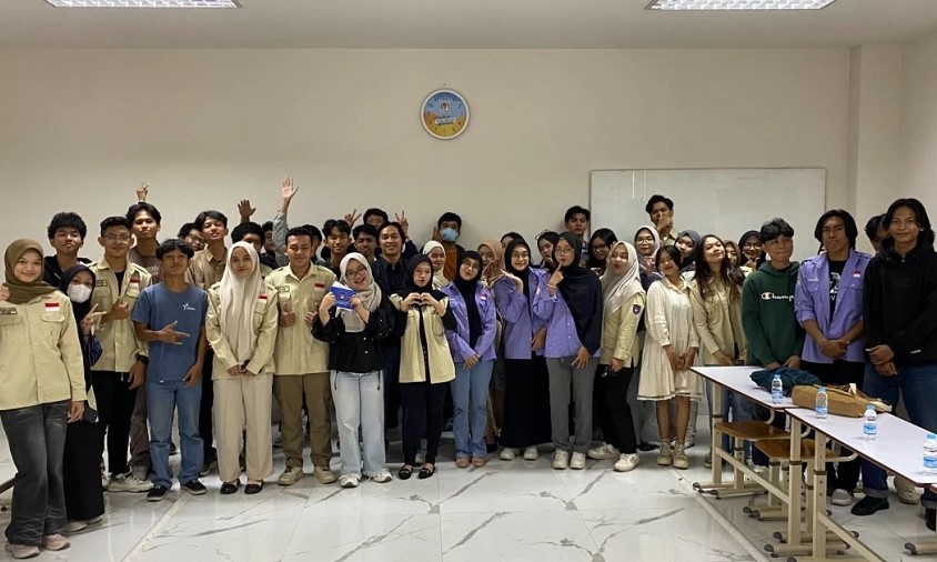 UNM Ajak Mahasiswa Ikuti Kelas Santai Belajar Saham