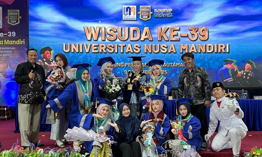 Wisuda UNM ke-39 Lahirkan Angkatan Perdana Bisnis Digital