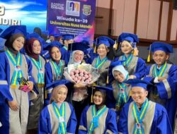 Wisuda ke-39 UNM Jadi Tonggak Bersejarah Lulusan Perdana Prodi Manajemen